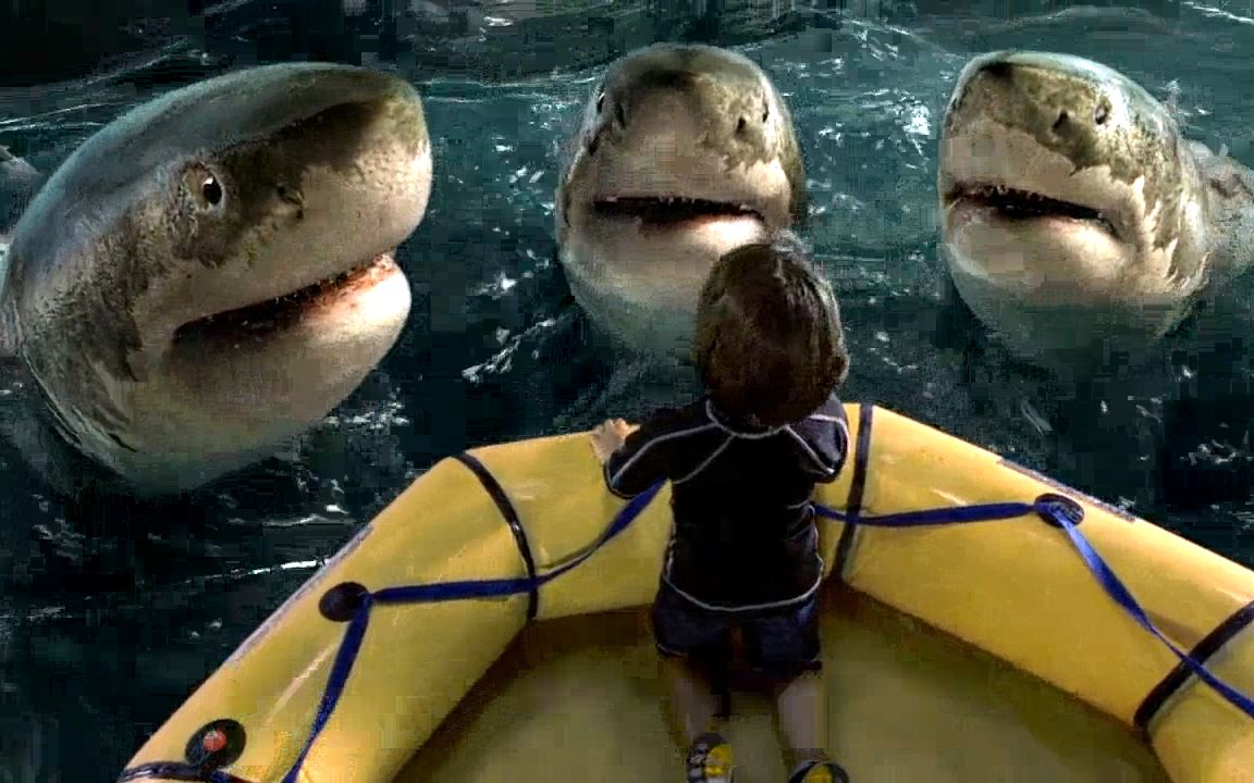 男孩从小被鲨鱼养大,之后变成了半鲨半人,还能召唤鲨鱼大军