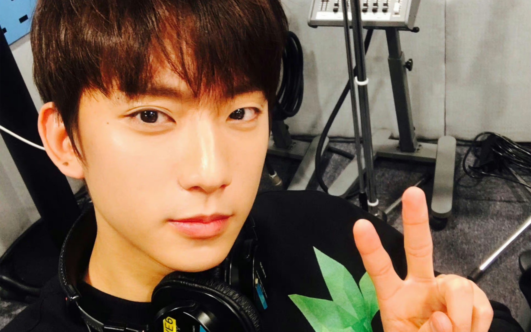 【b1a4 孔璨】考古小狗之前的综艺节目!舞蹈真是不错呢!