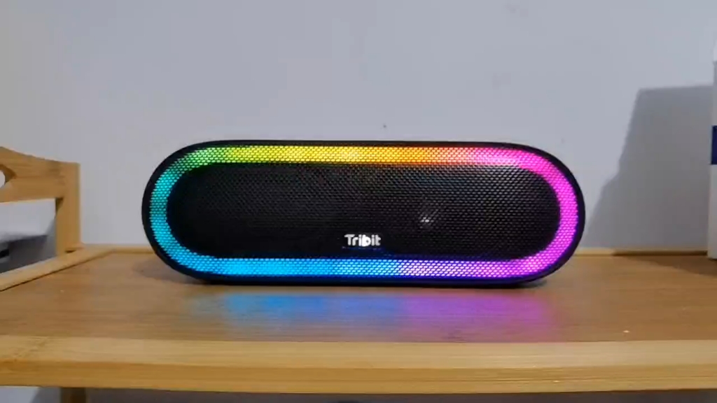 趣倍彩灯 蓝牙音箱 室内播放人声歌曲