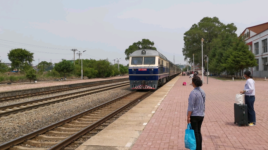 客车快7426朝阳镇站么道停车办客