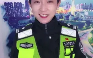 Download Video: 机动车年检标志还需要贴在车上吗？快听警花说！