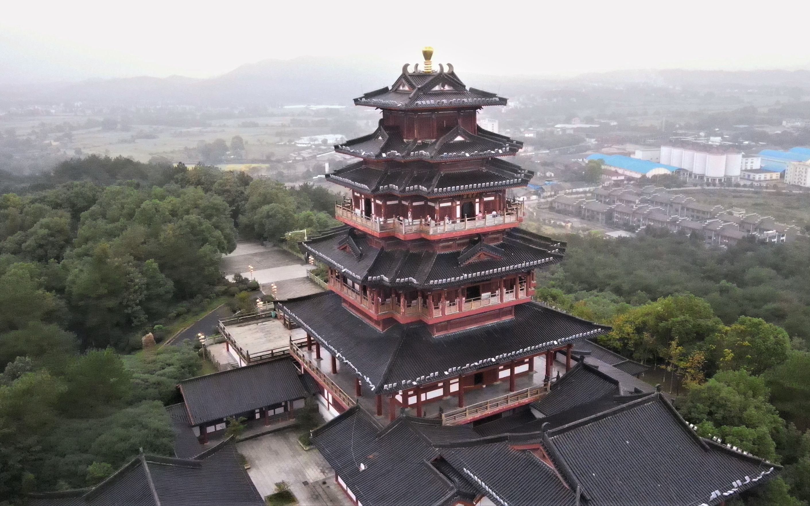 航拍江西安福蒙岗岭崇德楼,县城最高点俯瞰全城,有十几年没来了