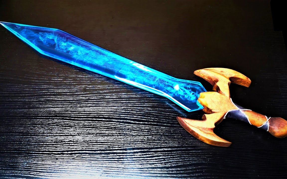 环氧树脂水晶剑军刀和雕刻木柄 - 树脂艺术