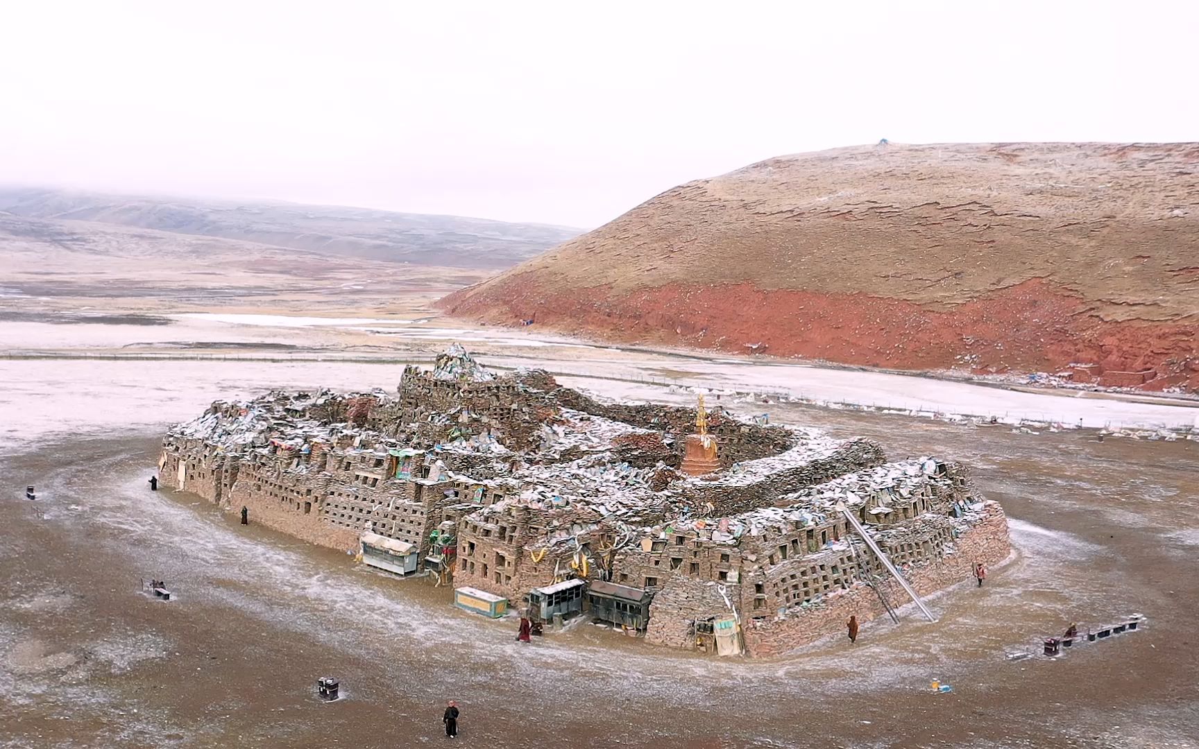 许银炜:世界上最古老的玛尼堆城,四川石渠松格玛尼石经城,用一块块玛