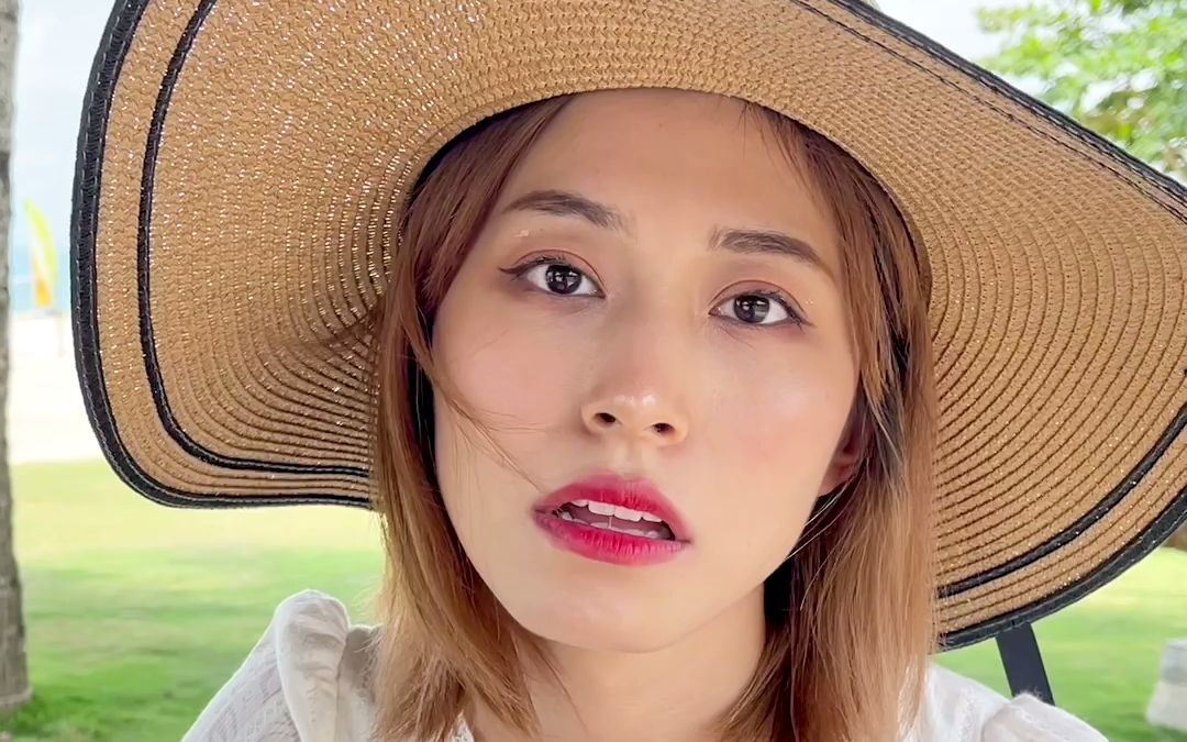 给鹿姐补过生日我送的礼物她非常的喜欢嗯