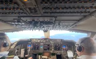 Tải video: B747落地驾驶舱视角纽约肯尼迪机场 runway22L