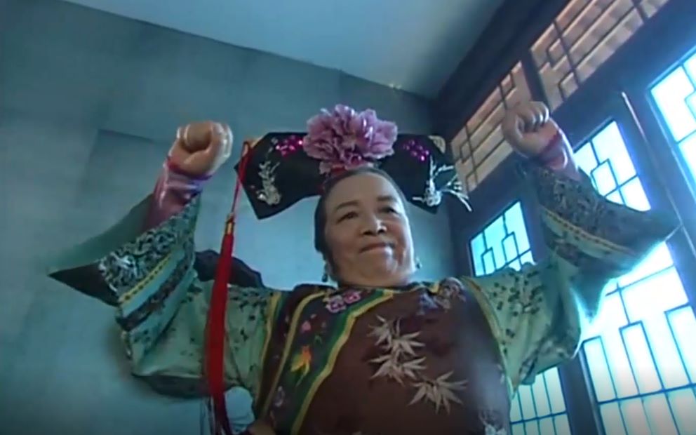 【容嬷嬷】容嬷嬷连扎黄晓明 蔡徐坤 乔碧萝 三人 ,拿到三杀_哔哩哔哩