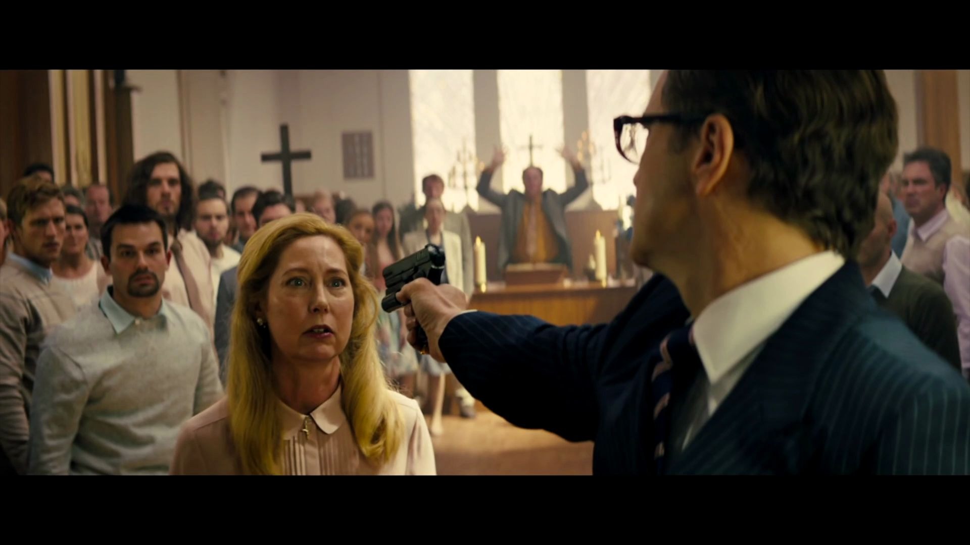 王牌特工特工学院帅气特工被芯片控制瞬间黑化屠掉整个教堂里的人