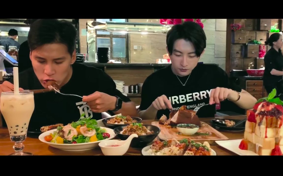 【coser小梦】【coser小羽】爆笑吃货小分队vlog3.