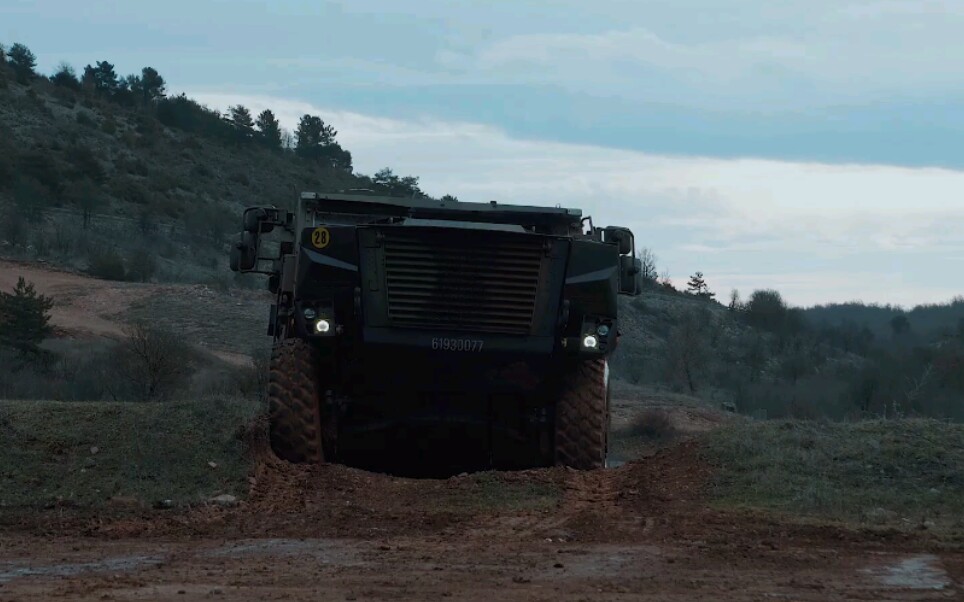 法军军官介绍测评格里芬越野装甲车