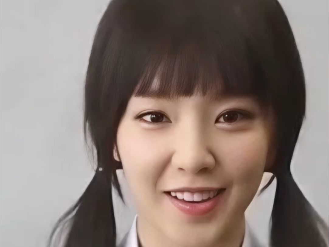 刚出道时青涩的双马尾美少女irene