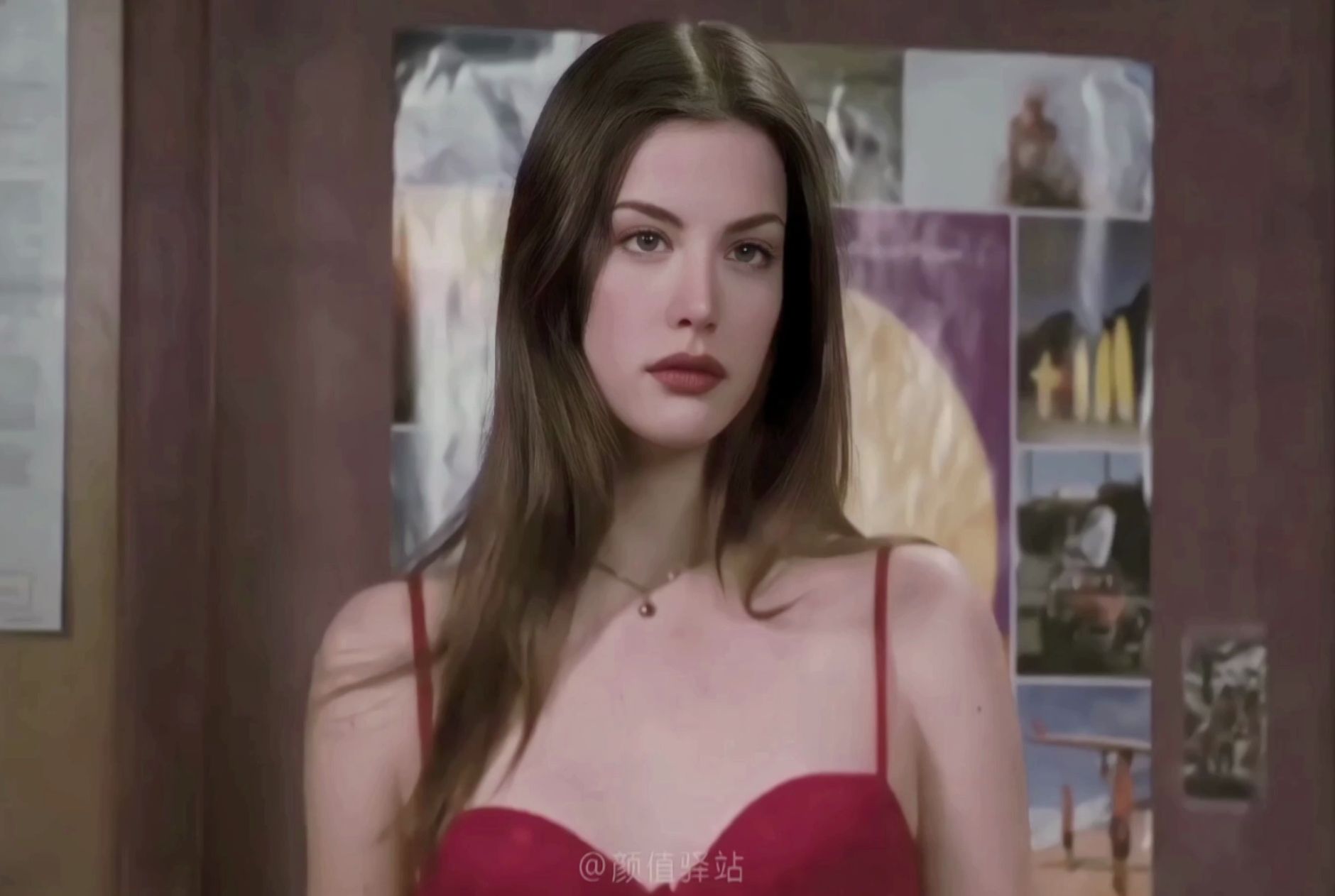 优雅与性感的结合丽芙泰勒