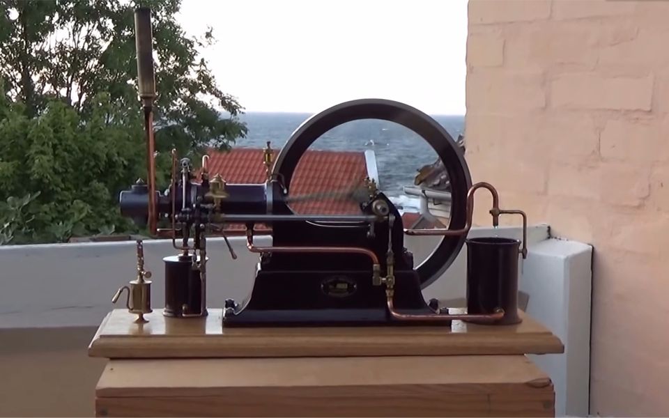 【古董机械】在海景房阳台玩迷你热球发动机
