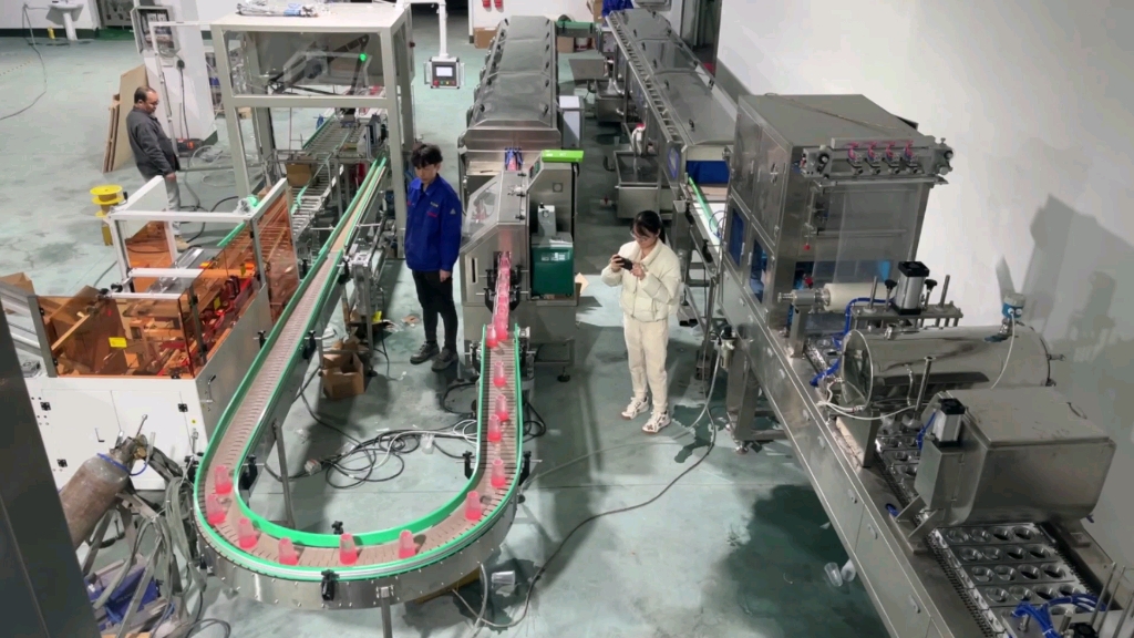 全自动杯装爆爆珠奶茶饮料灌装封口清洗风干装箱包装生产线