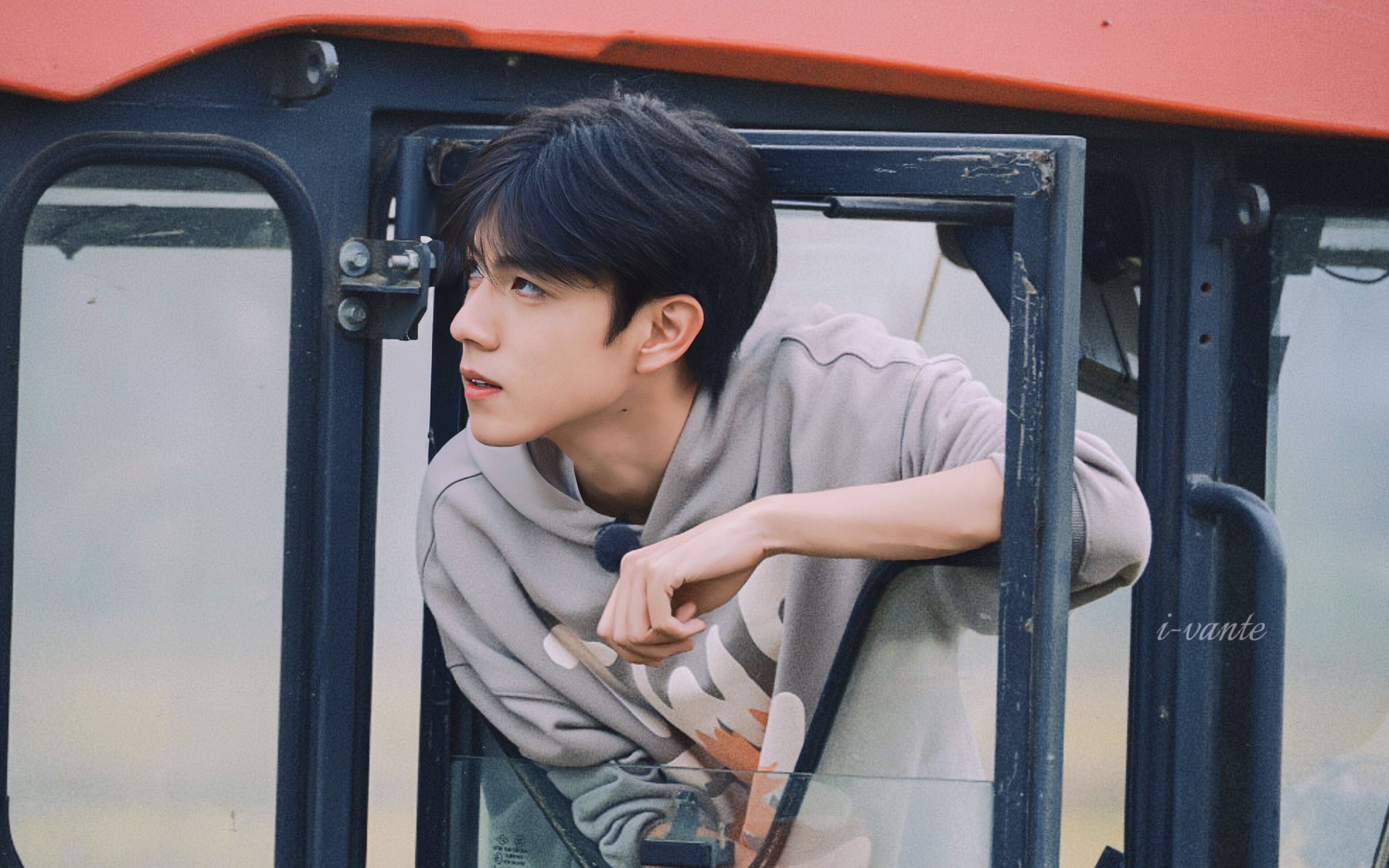 【 种地吧|赵一博】 晚安 今天的你也很辛苦 明天见 拜拜