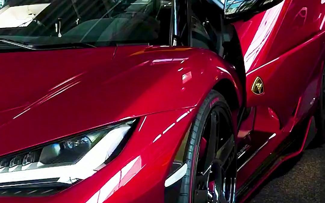 戴上耳机感受一下来自兰博基尼 天花板的百年纪念牛,v12的咆哮声