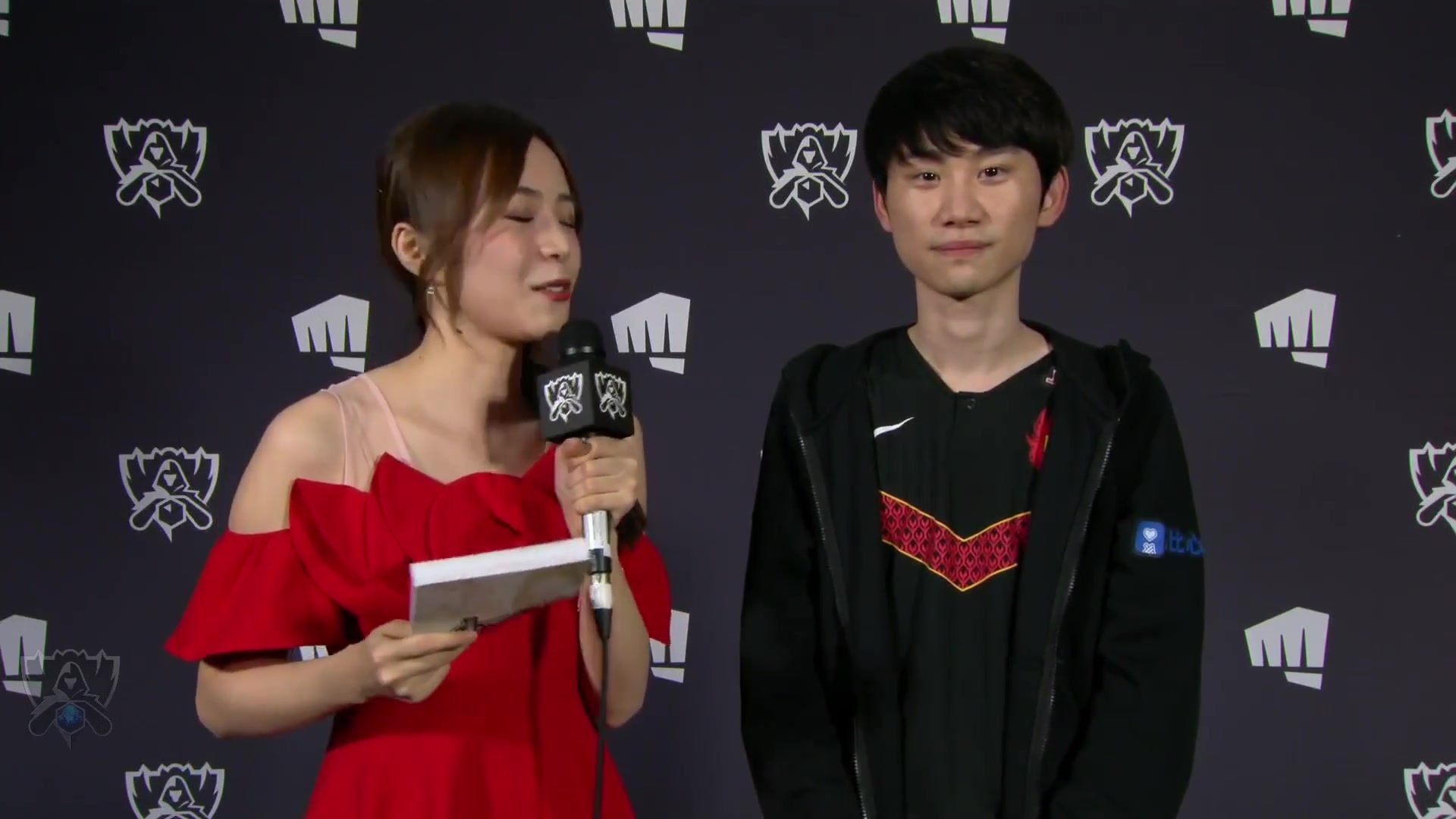 doinb赛后采访:一币哥全程目不斜视,糖小幽表示我很满意