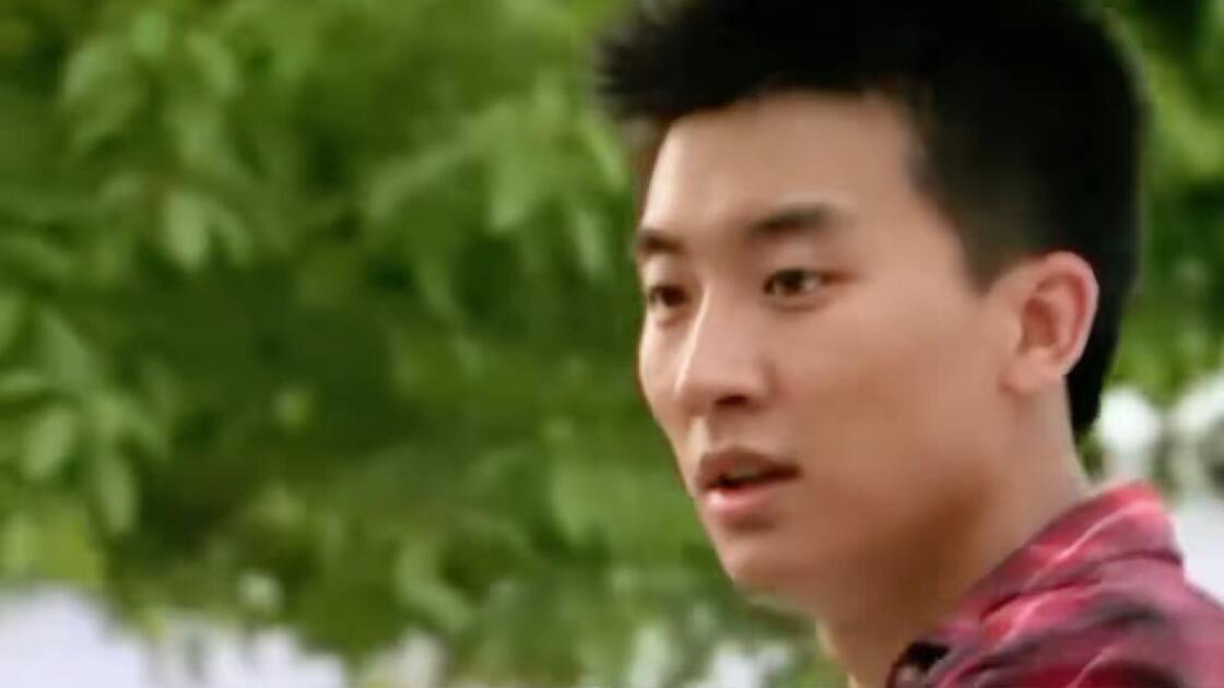 母亲竟偷偷在儿子房间安装了摄像头，结果发现惊天秘密