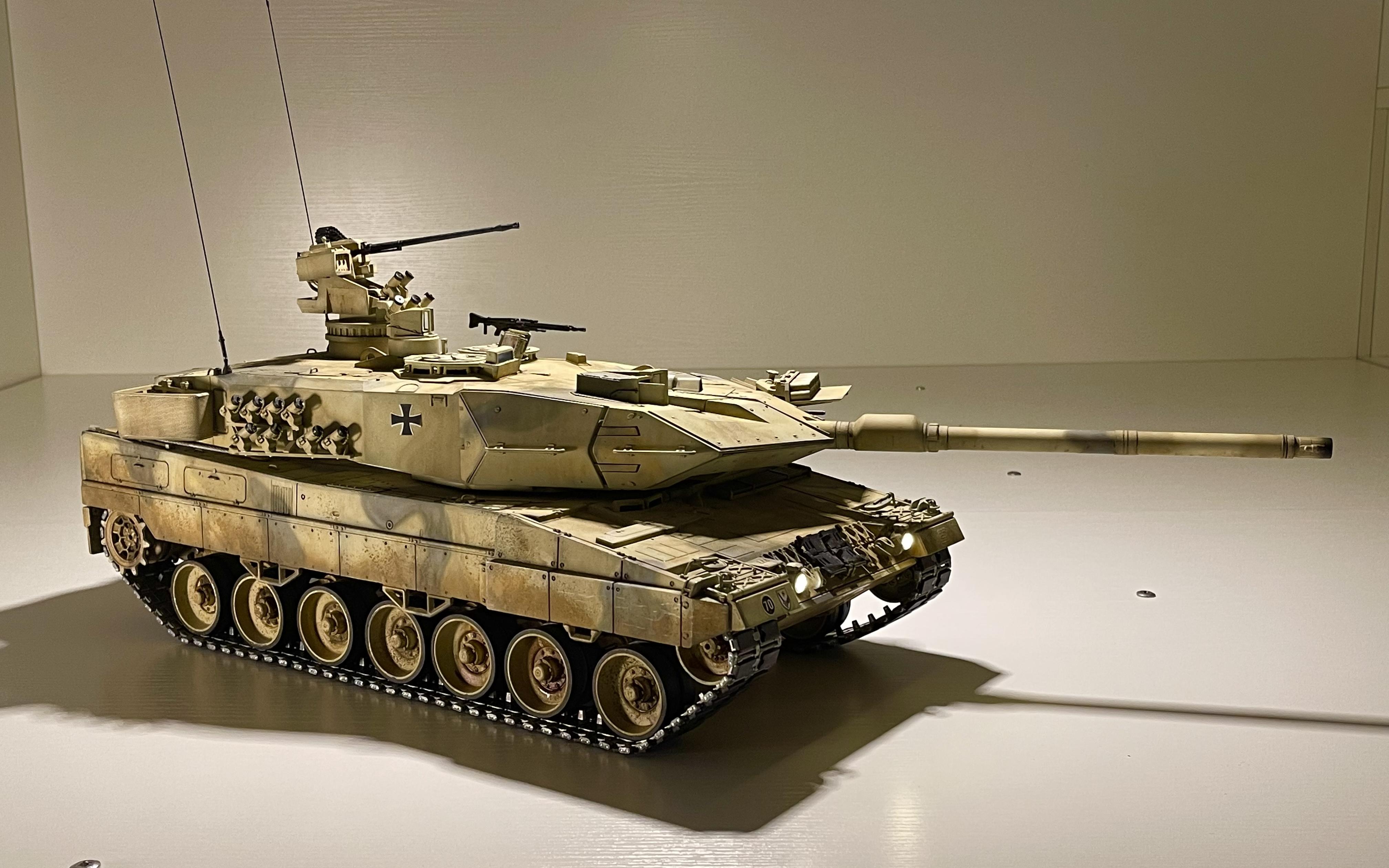 731/16灿烁全金属豹2a6遥控主战坦克rc73_哔哩哔哩_bilibili