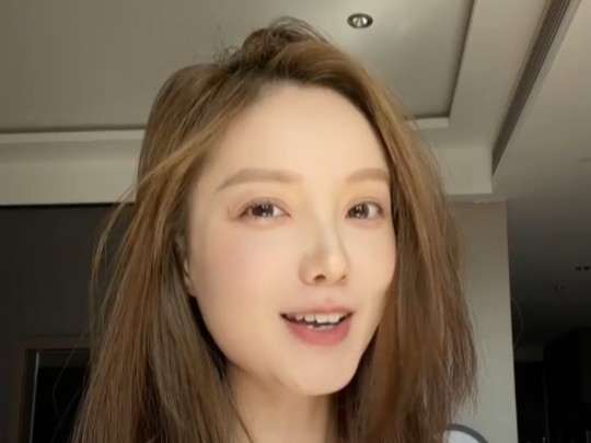 王艺妍妤:挑战四大爷作息︱超浓p人,三响闹钟而起不来!