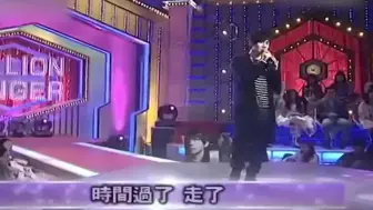 Tải video: 林俊杰十年前演唱周杰伦 《说好的幸福呢 》，唱功真的十年如一日的在线，好好听