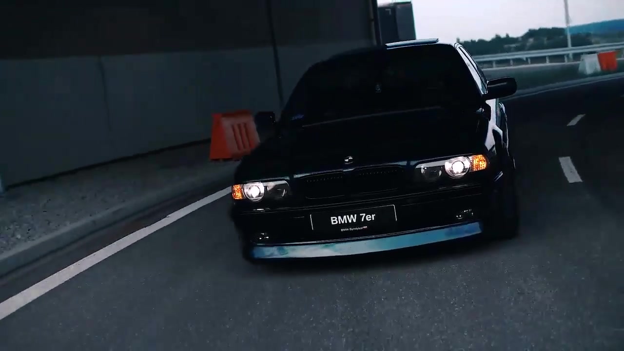 改装黑化的宝马e38