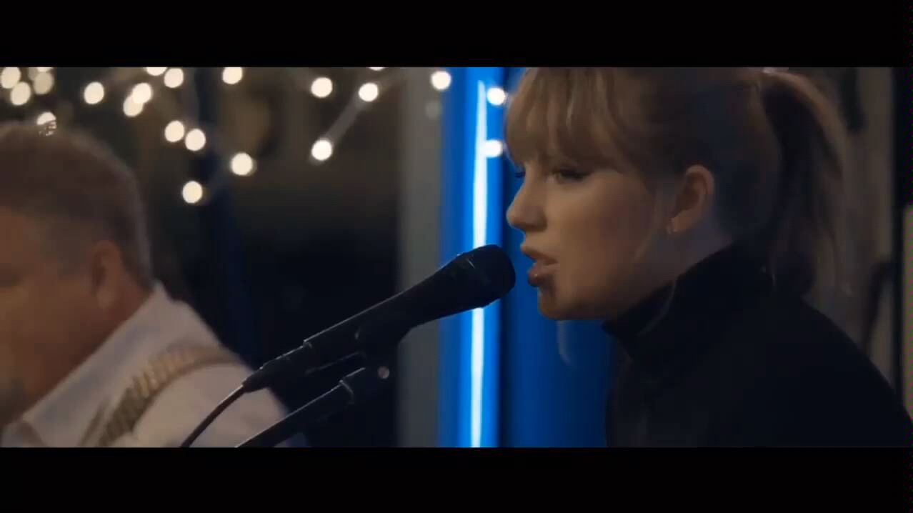 【现场向】霉女Taylor Swift去年四月在蓝鸟咖啡演唱「Better Man」高清官方视频出炉!哔哩哔哩bilibili