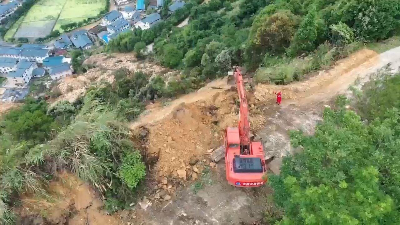 中国安能厦门基地全力投入福建上杭县G319国道山体滑坡处置哔哩哔哩bilibili