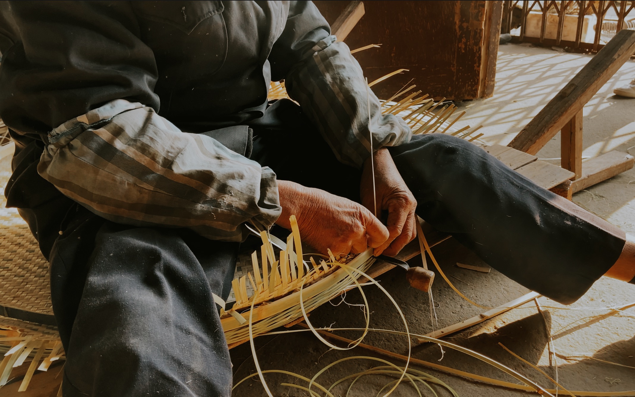 上虞三部曲编竹框的老人逐渐消失的手艺使用iphone11拍摄