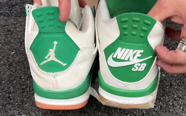 aj4联名sb绿松石,鞋后跟两个sb,你们见过吗?