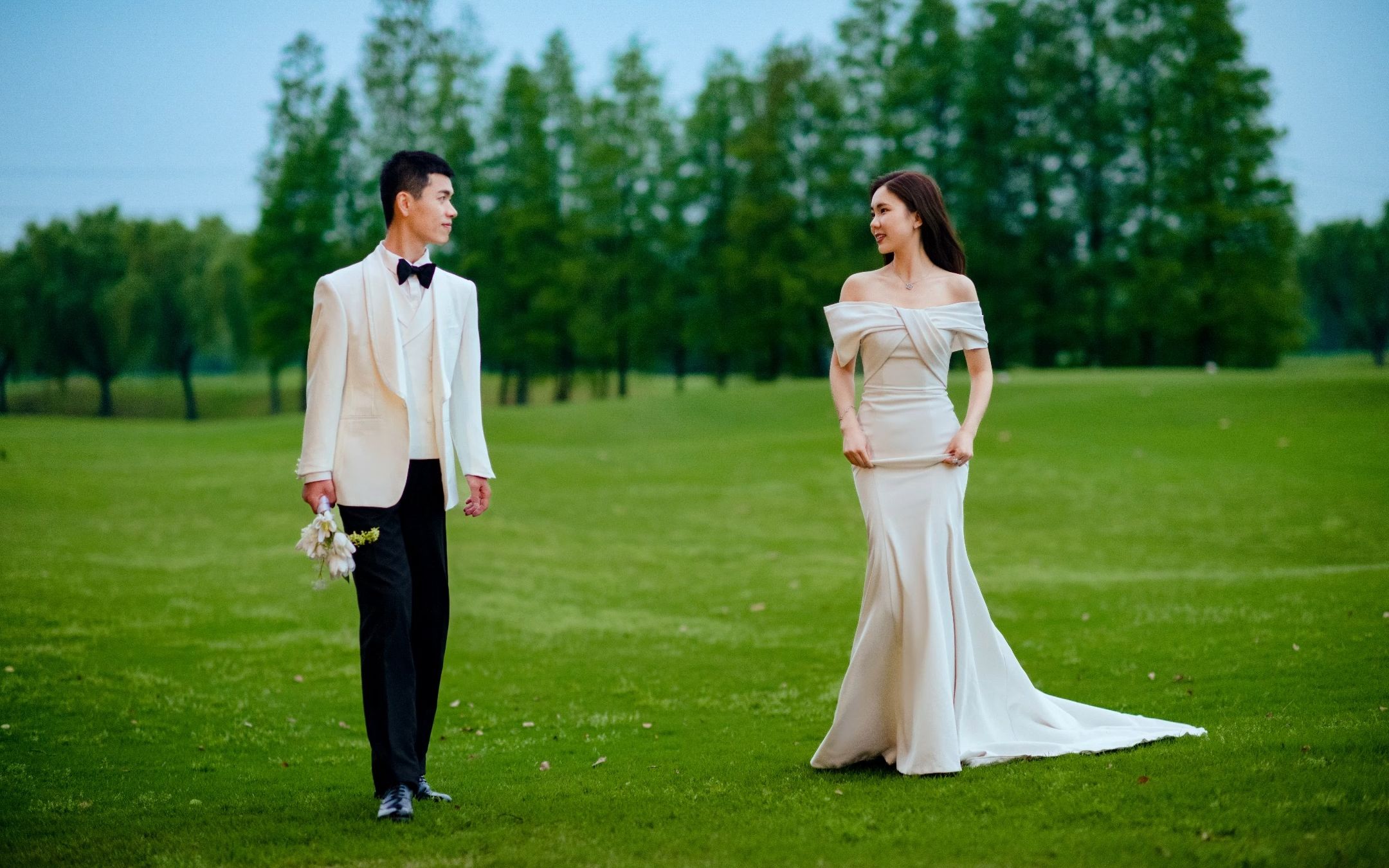 婚纱照草坪