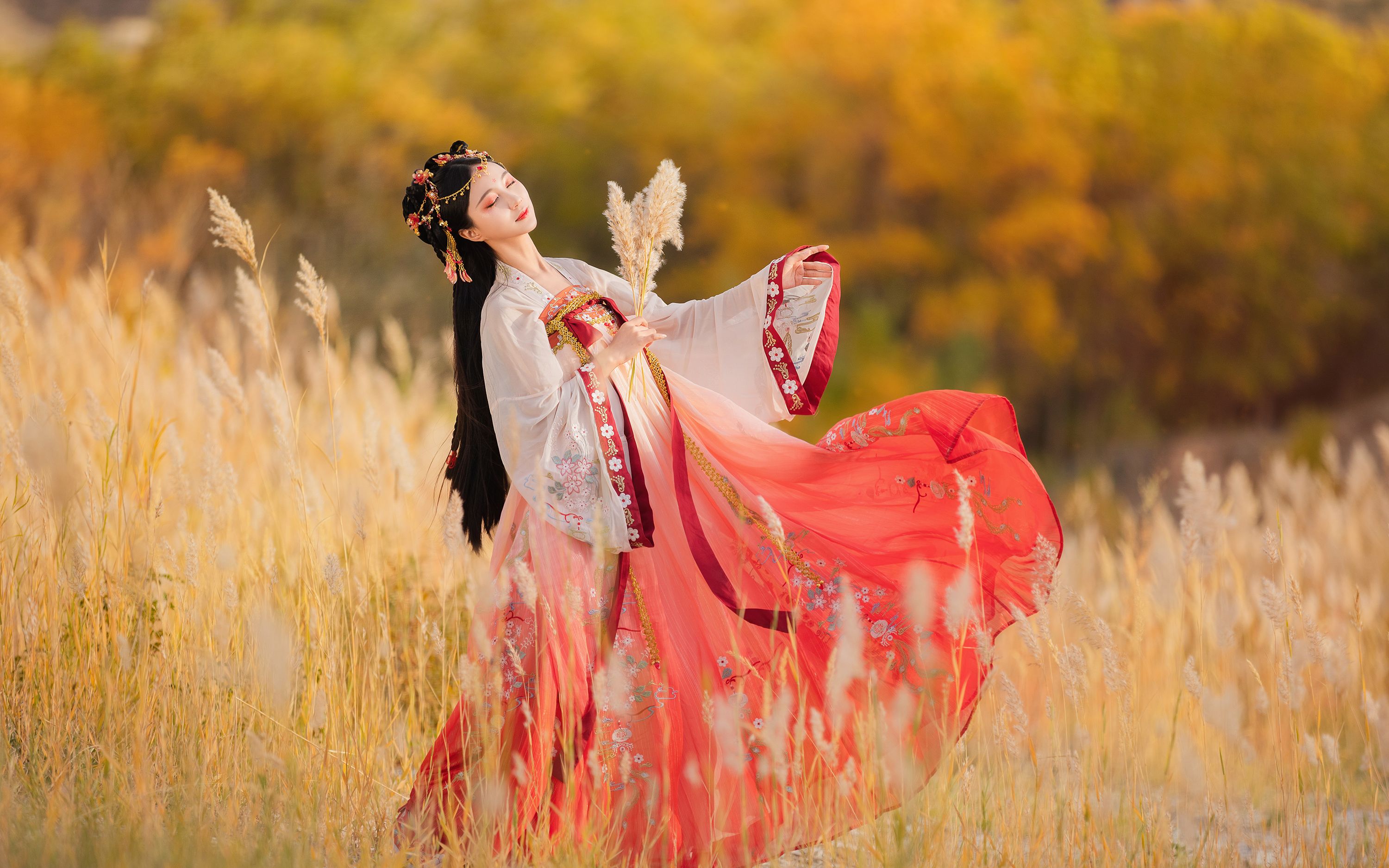 【汉服拍摄幕后】带着汉服去旅行,揭秘摄影幕后事,一起探寻敦煌沙漠