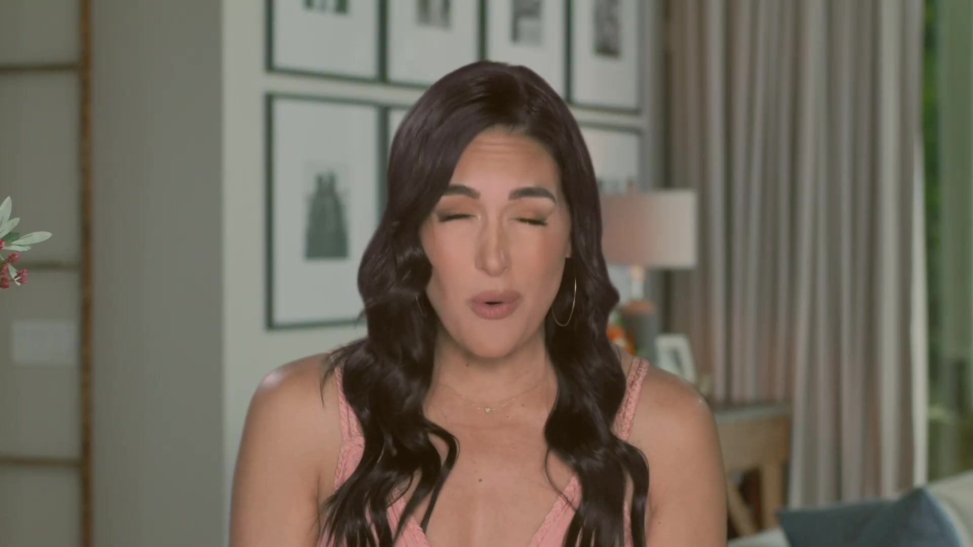 [图]Brie wants some alone time: Total Bellas, April 30, 2020