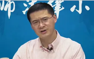 Télécharger la video: 爱是尊重，是责任，是包容，是无悔付出，是努力让彼此越来越好，真正的爱经得起时间和变故的考验