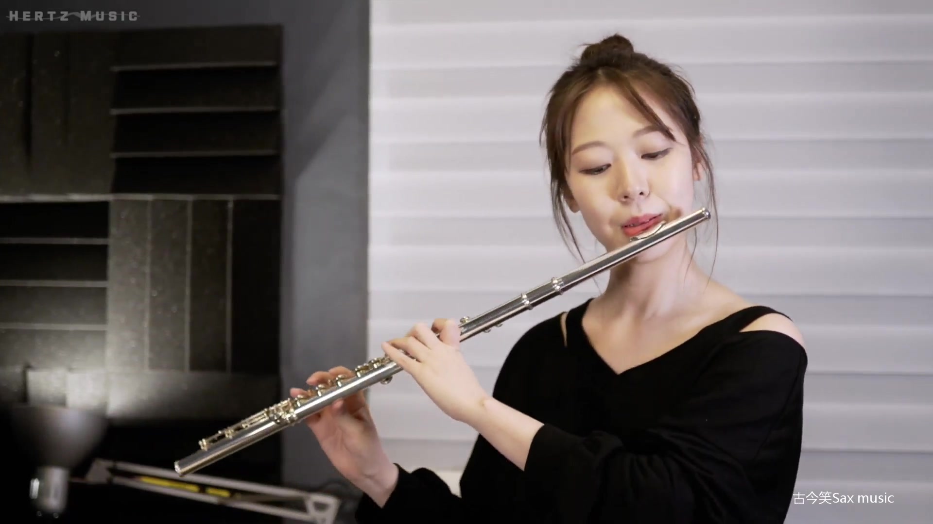 [图]【长笛】Maroon 5 - 《像你一样的女孩 Girls Like You》 ( Flute cover by Jenny Lee )