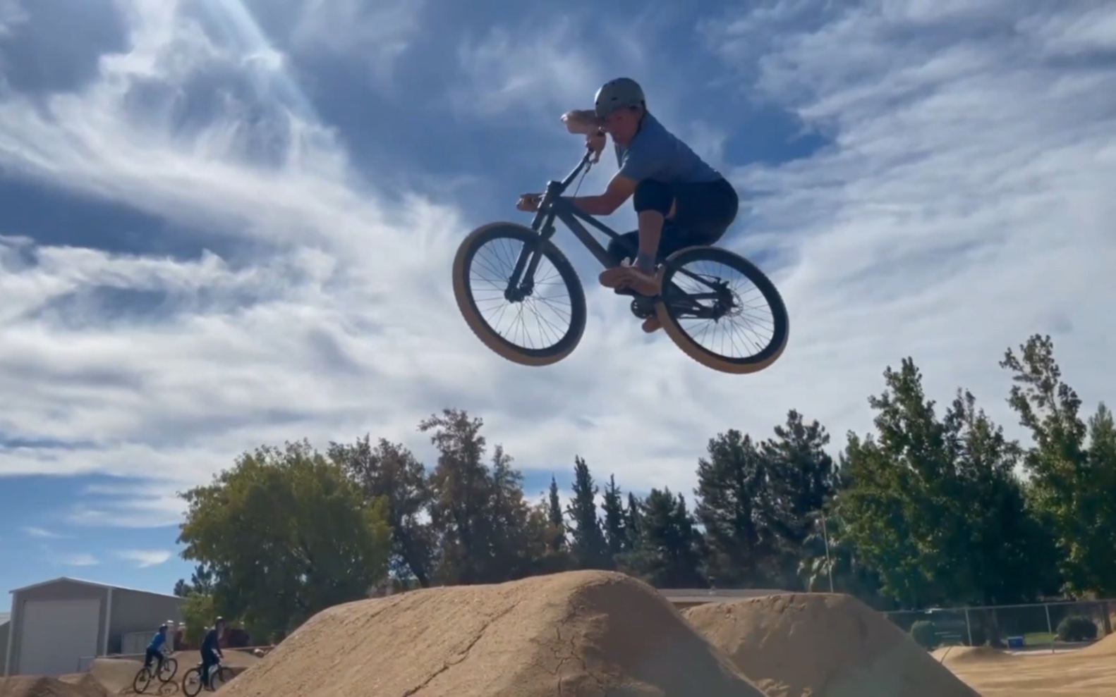 美国加州测试最新arq wire 26土坡车