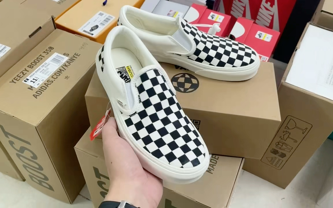 巴黎世家弹簧鞋萨洛蒙皮蓬黑白熊猫