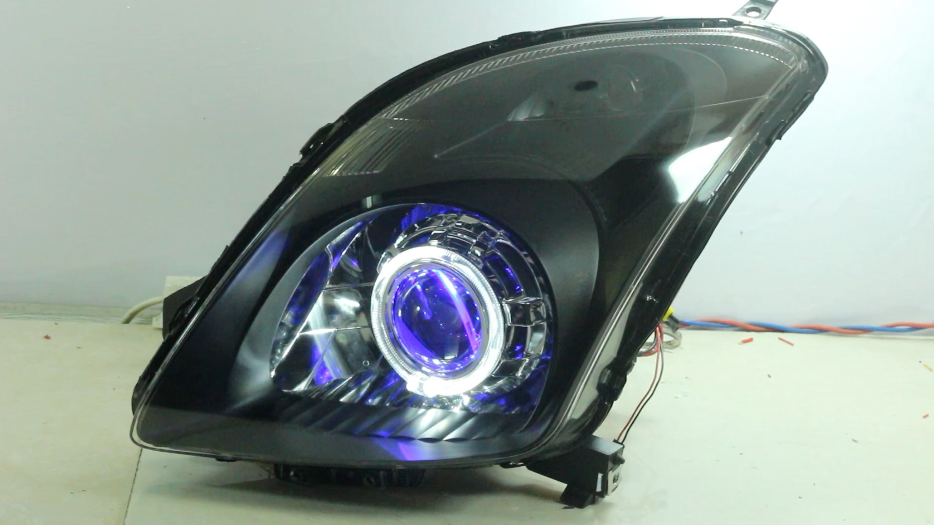 铃木雨燕大灯总成改装led双光透镜天使眼日行灯定制