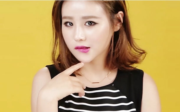 美芽|韩国小野马,泫雅性感红唇仿妆!