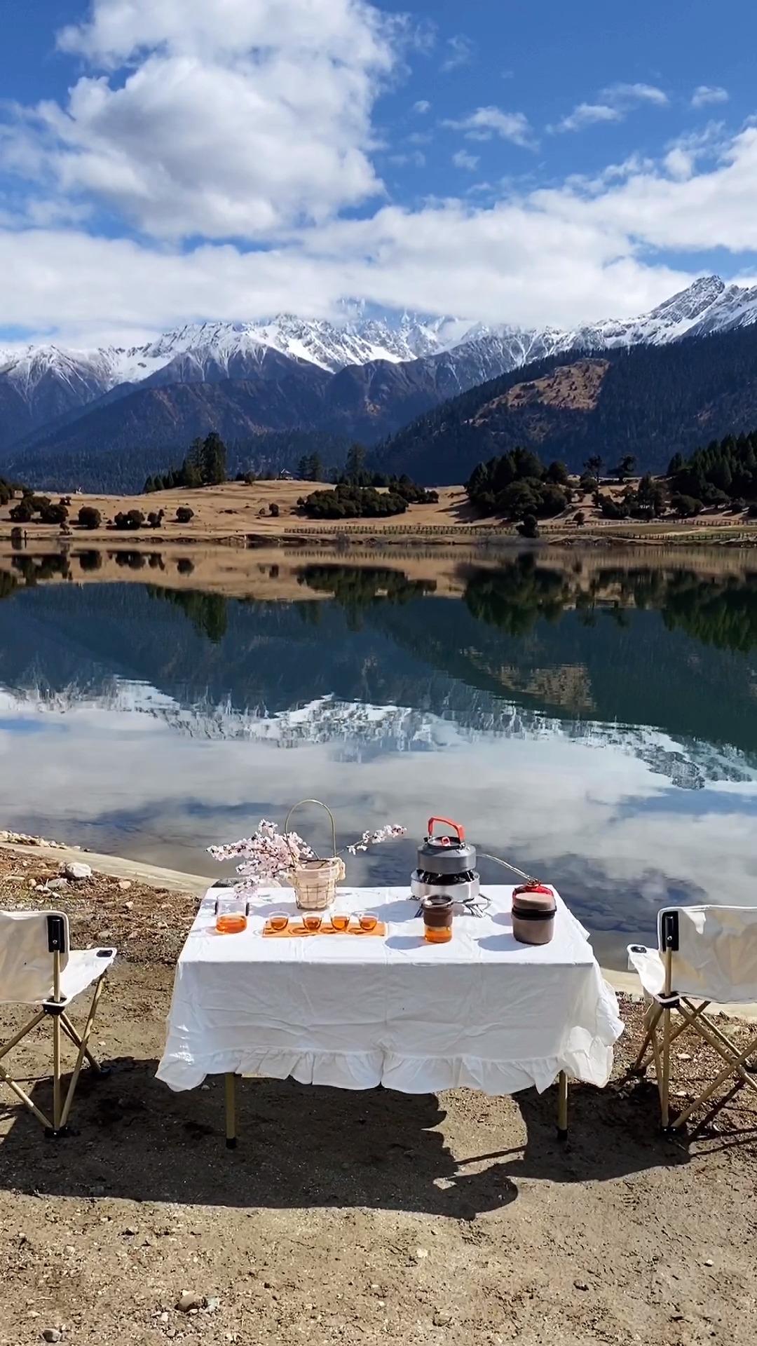 贡措湖,一位离开凡间的仙女的眼泪所形成