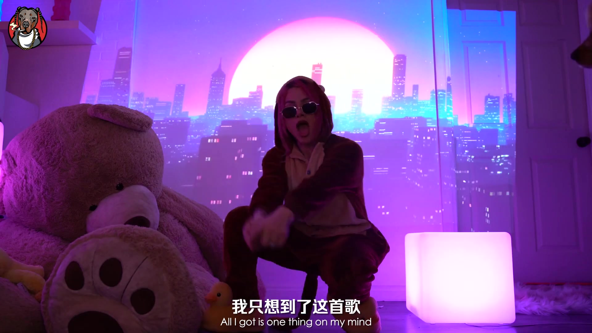 [图]【中字】Snow Tha Product - NoWhere To Go 哈哈哈哈哈老美进入我们一个月前的状态了！别吃好响粗去丸了，没地儿骚那就搁家里蹦迪！