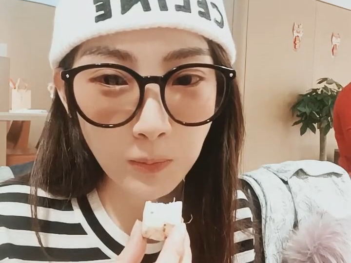 【激凸无罩】渐渐成为一名老师,马卉抖音直播录屏 ,仔细看