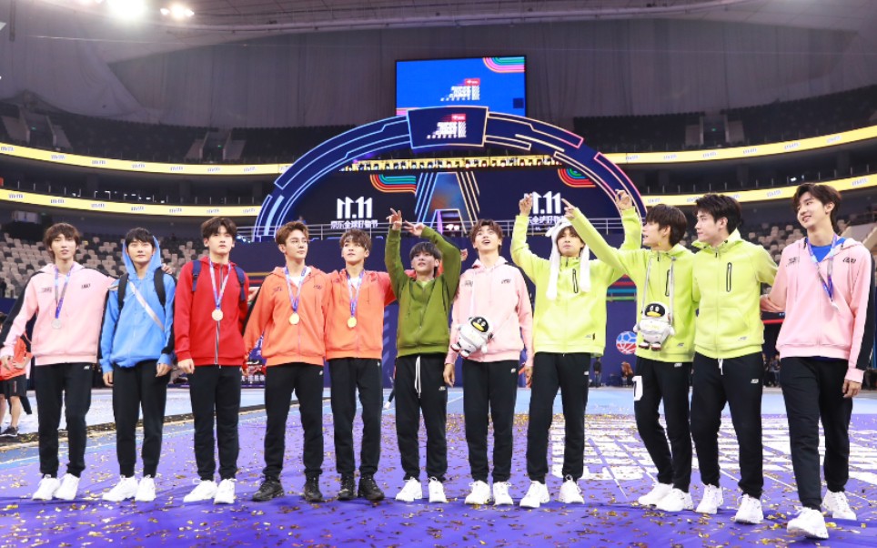 拉拉扯扯散了一地77136