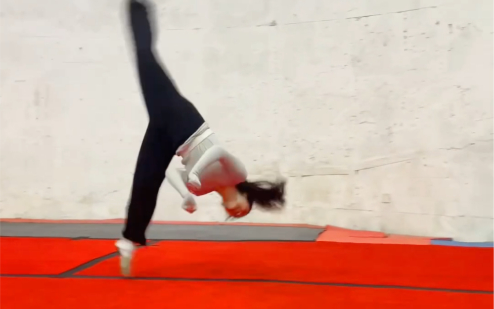 舞蹈生技巧侧空翻