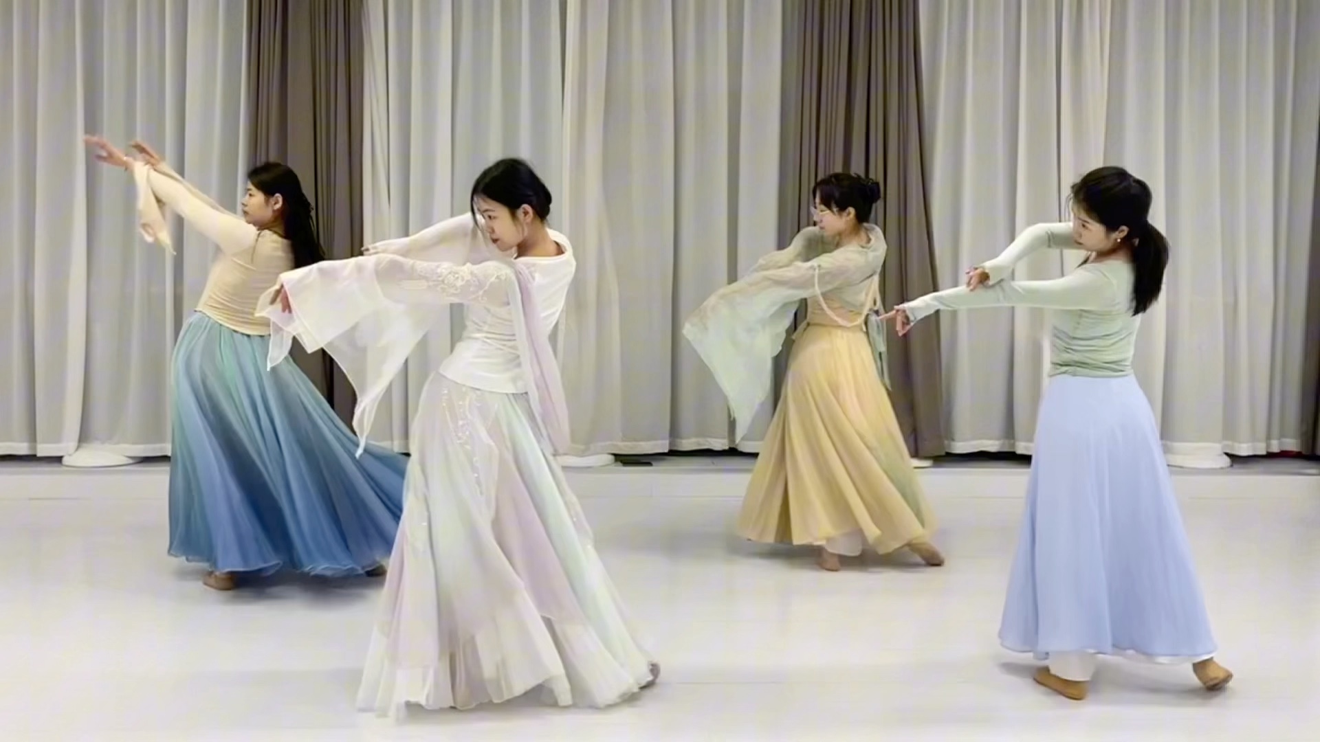 别说我没喊你看仙女啊#美人卷珠帘 #古典舞 #翻跳