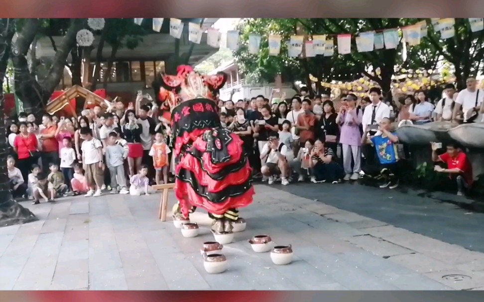 [图]佛山醒狮够醒目！