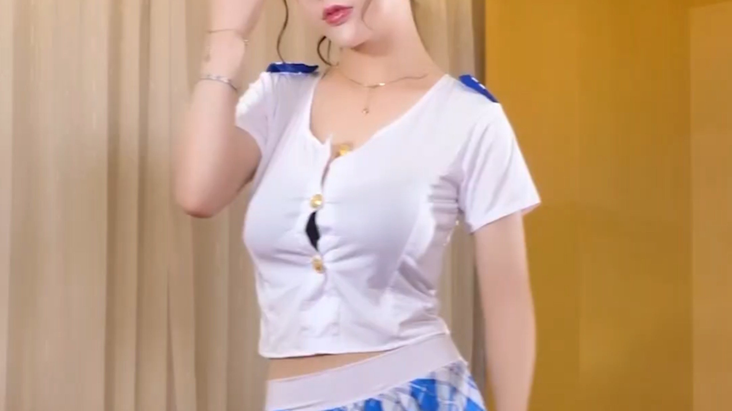 阿Mie肉丝短裙