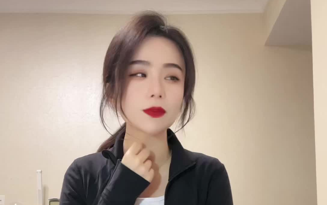 抖音_奥迪王阿姨瑜伽裤