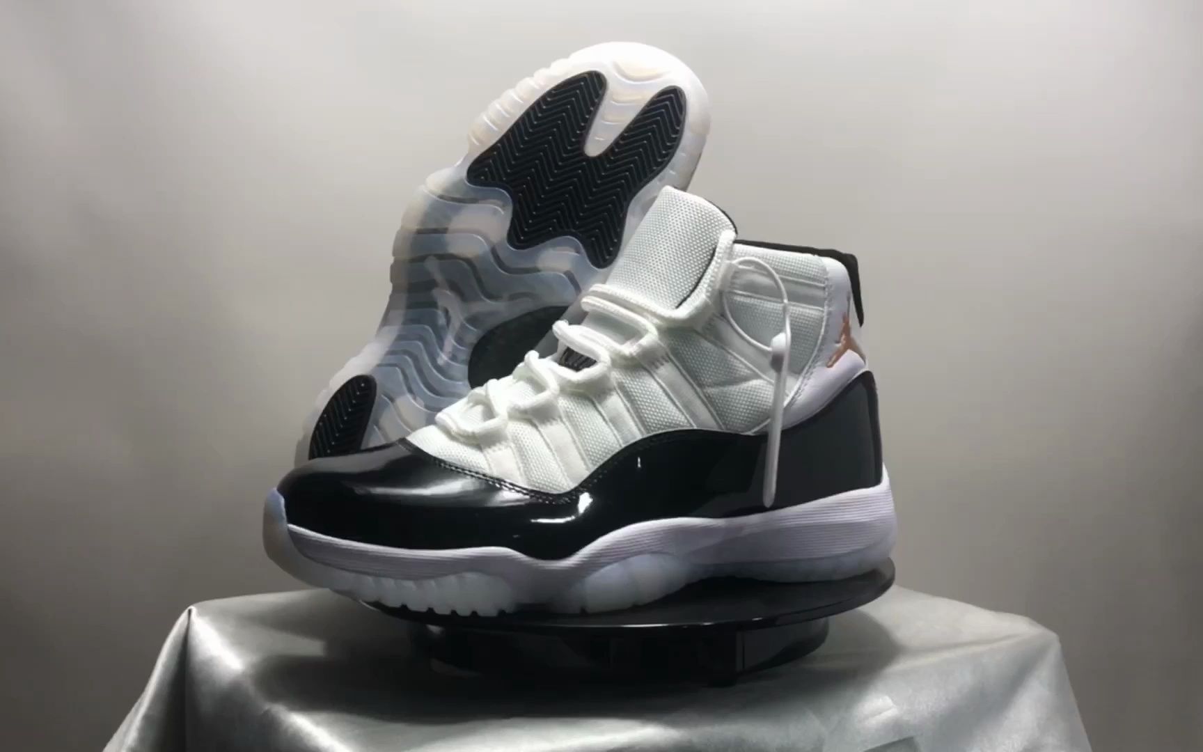 aj11高帮鞋帮有多高图片