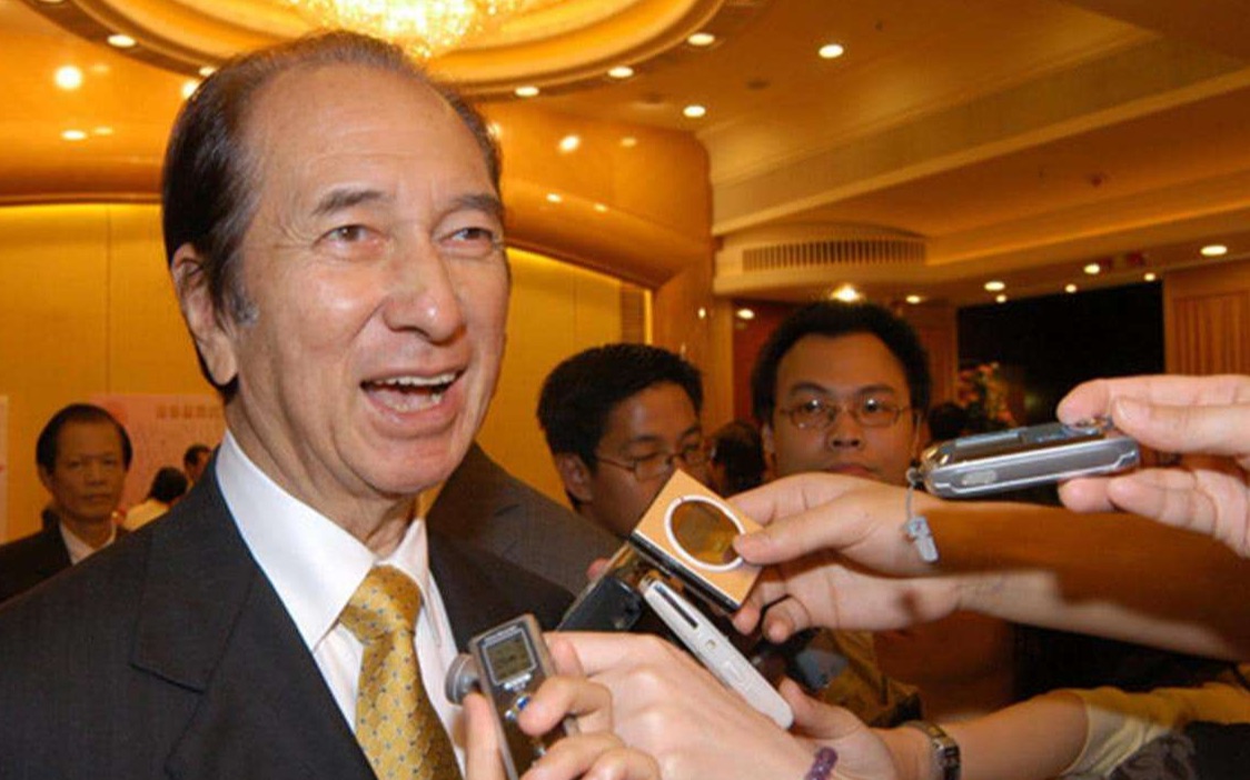 赌王何鸿燊:我侍奉了13位澳门总督 没遇到一个不请我上去喝茶的